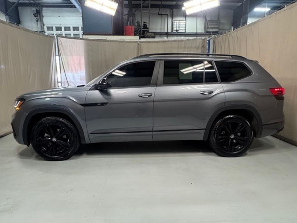 Used 2023 Volkswagen Atlas 3.6L V6 SEL R-Line SUV