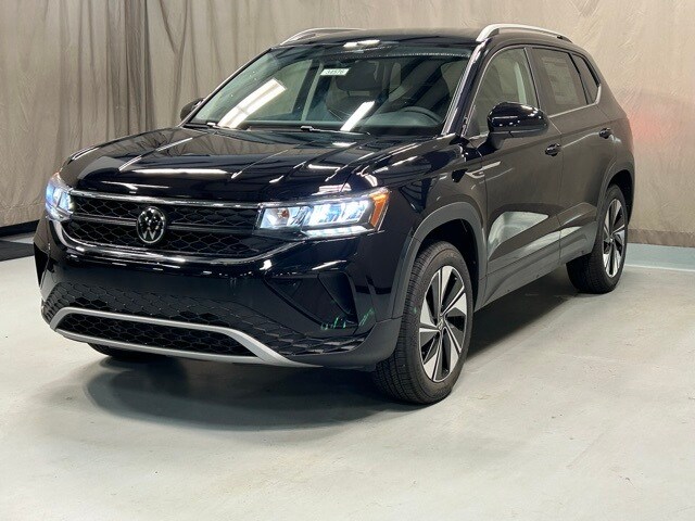 2024 Volkswagen Taos SE photo 3