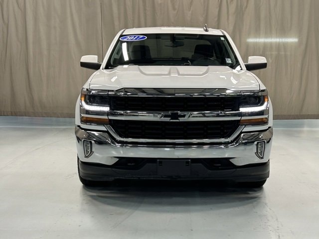 Used 2017 Chevrolet Silverado 1500 LT with VIN 1GCUKREC3HF235200 for sale in Fort Wayne, IN