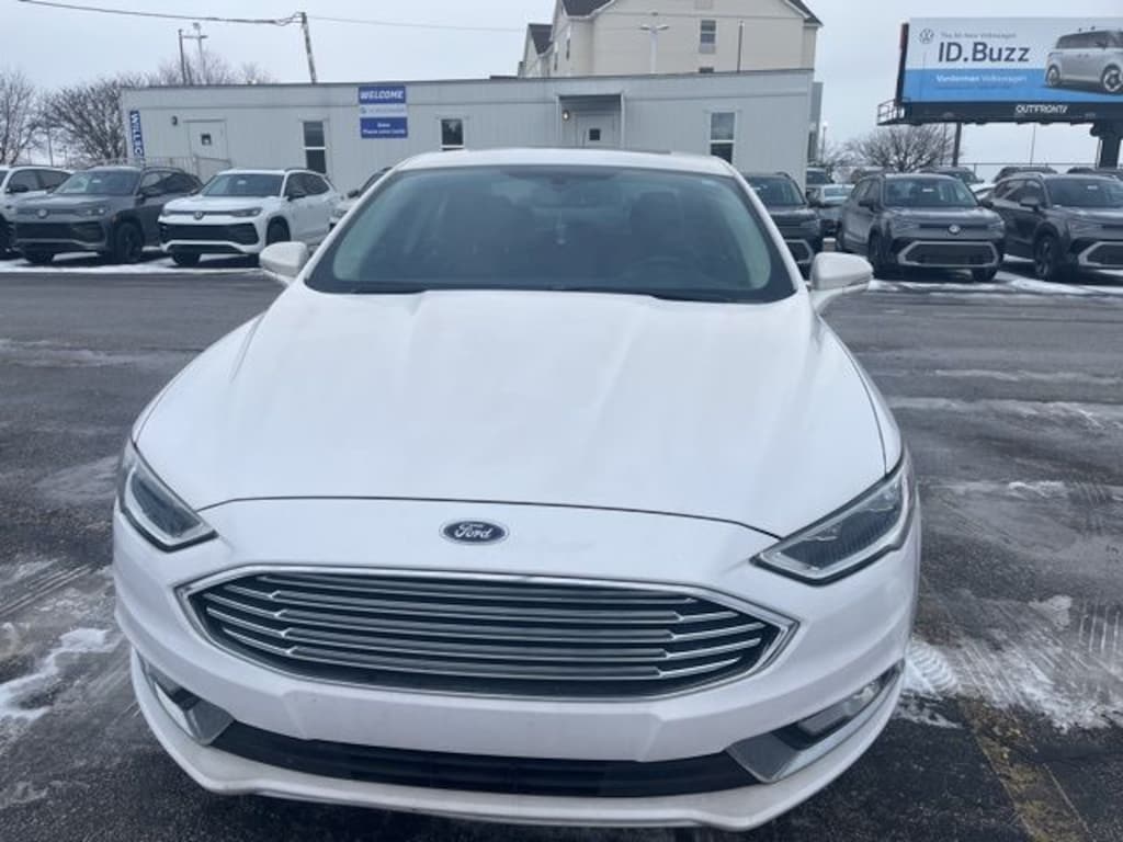 Used 2017 Ford Fusion SE Sedan