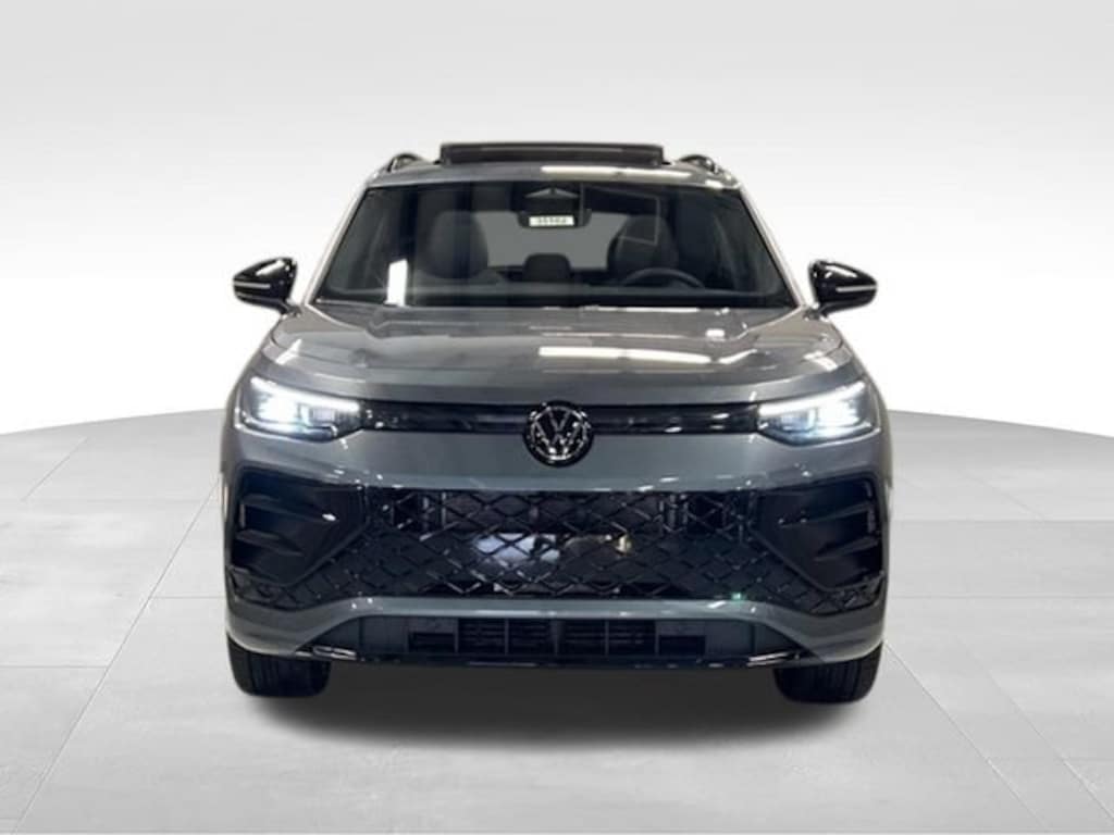New 2026 Volkswagen Tiguan 2.0T SE R-Line Black SUV
