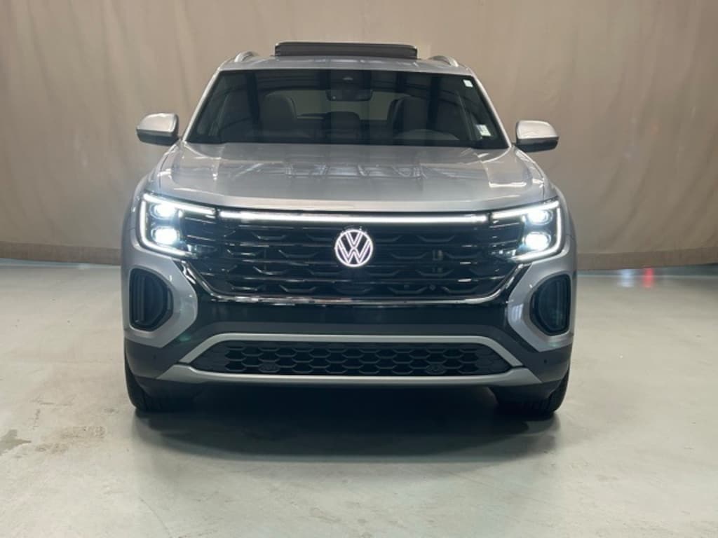 Used 2024 Volkswagen Atlas Cross Sport 2.0T SE w/Technology SUV