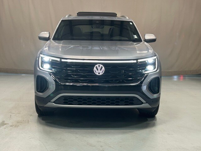 2024 Volkswagen Atlas Cross Sport SE Technology photo 3