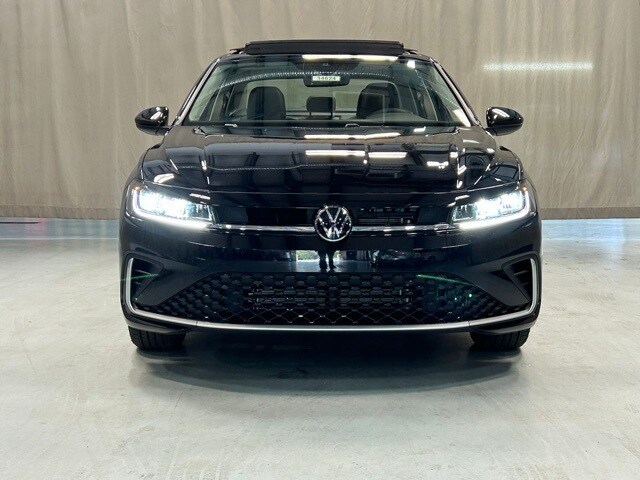 2025 Volkswagen Jetta 1.5T SE photo 2