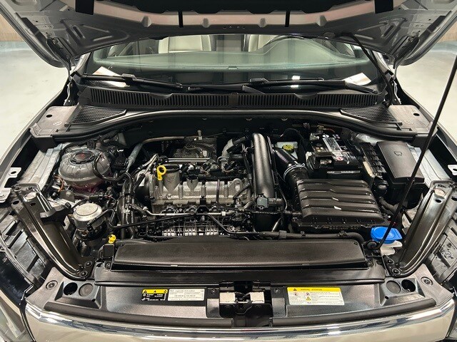 2020 Volkswagen Jetta R-Line photo 2