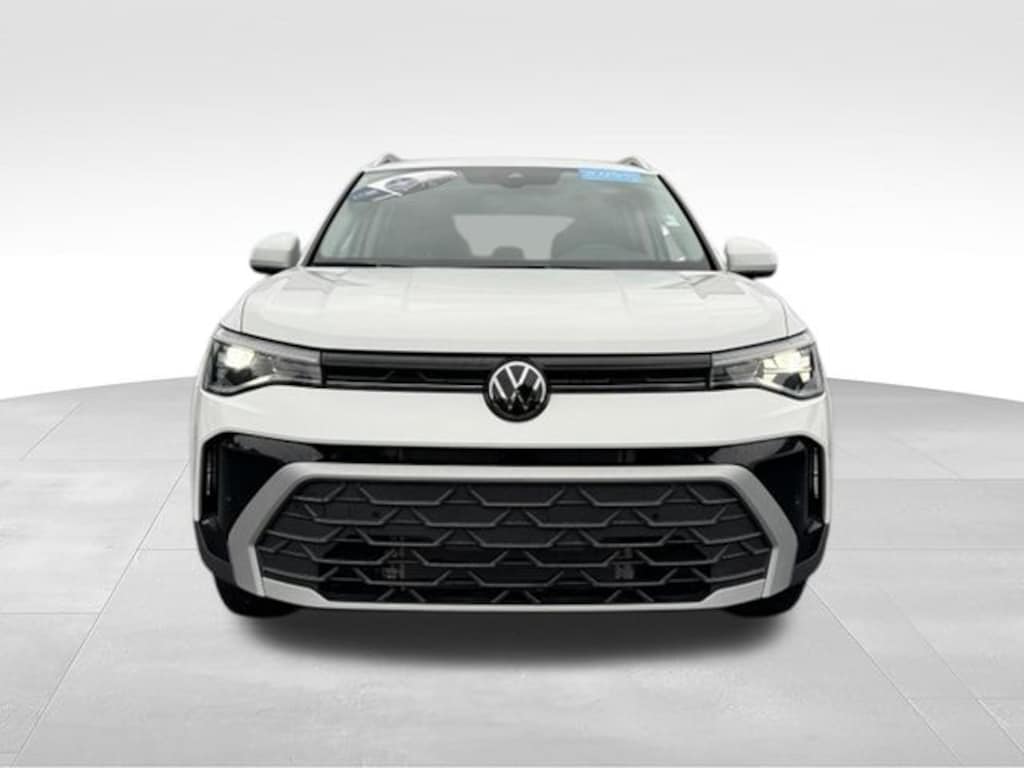 Used 2025 Volkswagen Taos 1.5T SE SUV