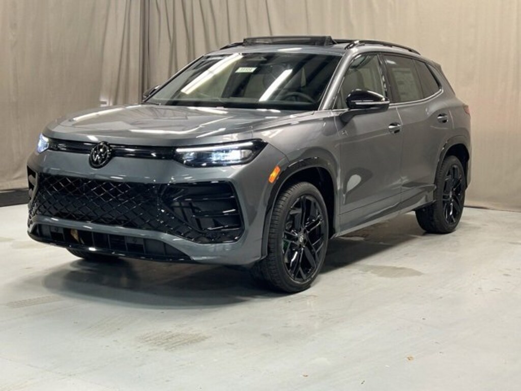 New 2026 Volkswagen Tiguan SE R-Line Black 2.0T SE R-Line Black 4MOTION