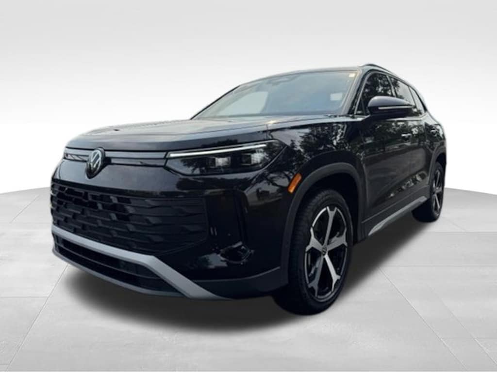 Certified 2025 Volkswagen Tiguan 2.0T SE SUV