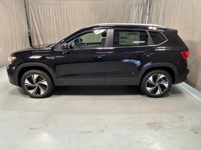 2024 Volkswagen Taos SE photo 4
