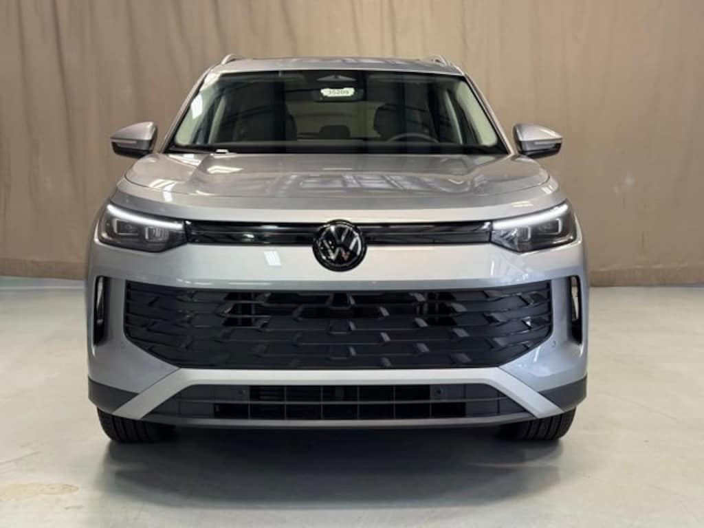 New 2026 Volkswagen Tiguan 2.0T SE SUV