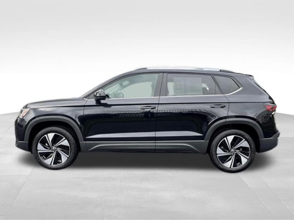 Certified 2025 Volkswagen Taos 1.5T SE SUV