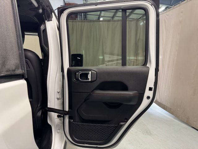 2022 Jeep Gladiator Mojave - Photo 16