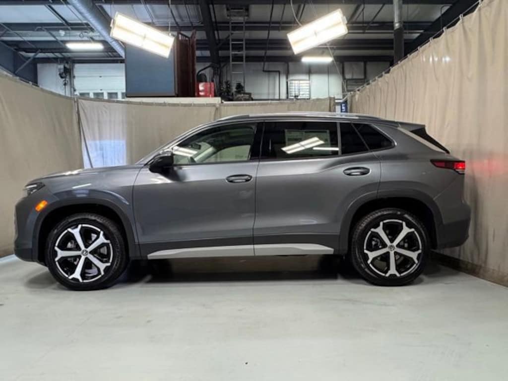 New 2026 Volkswagen Tiguan 2.0T SE SUV