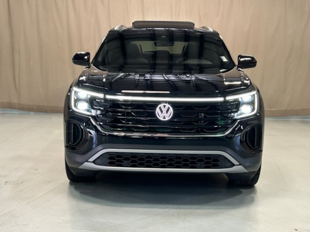 Certified 2024 Volkswagen Atlas Cross Sport 2.0T SE w/Technology SUV
