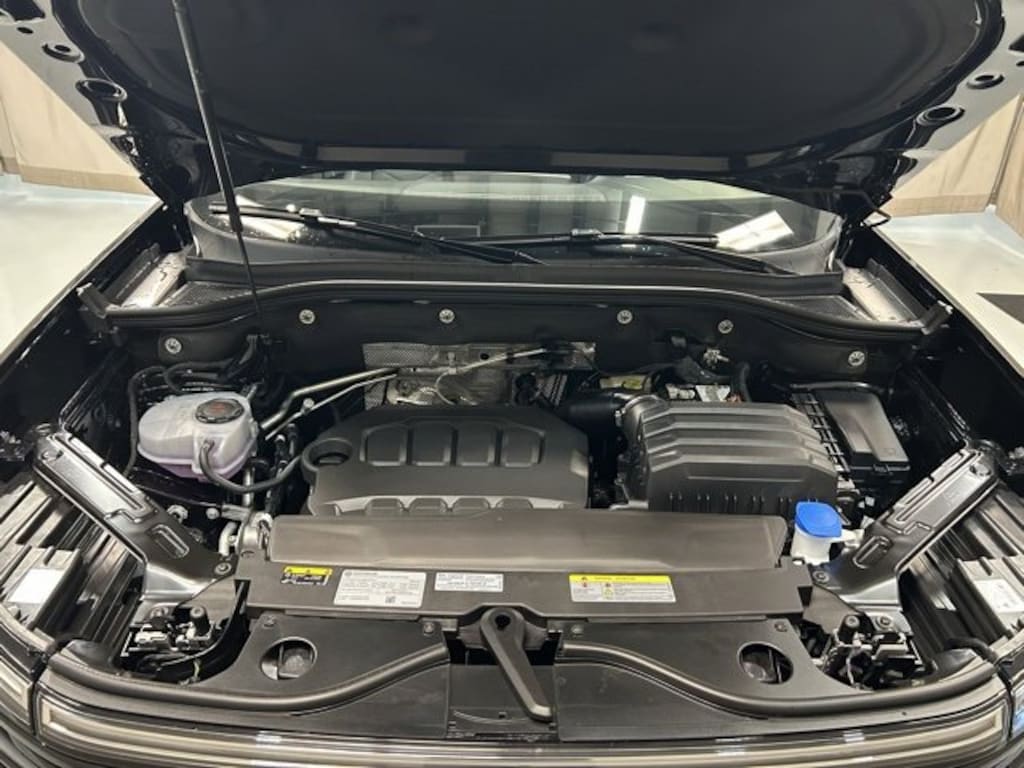 New 2026 Volkswagen Atlas Cross Sport 2.0T SE w/Technology SUV