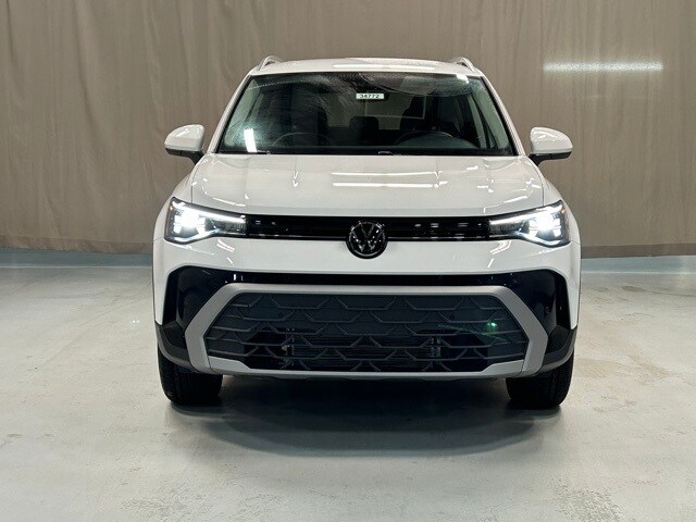 2025 Volkswagen Taos SE photo 3