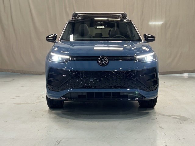 2026 Volkswagen Tiguan SE R-Line Black photo 3