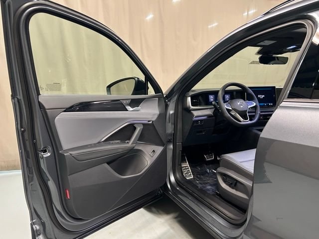 2026 Volkswagen Tiguan SE R-LINE BLACK - Photo 10