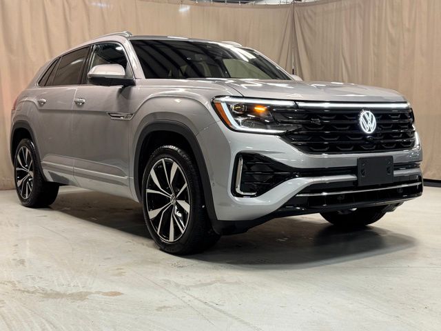 2025 Volkswagen Atlas Cross Sport 2.0T SEL Premium R-Line 4MOTION's photo