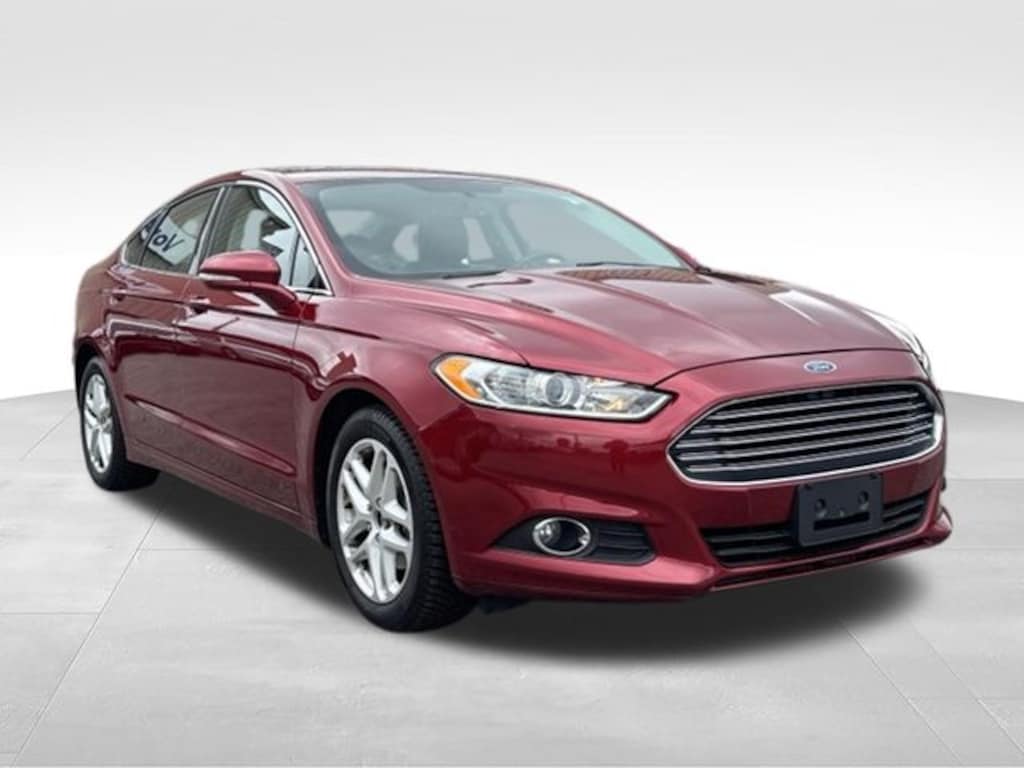 Used 2015 Ford Fusion SE Sedan
