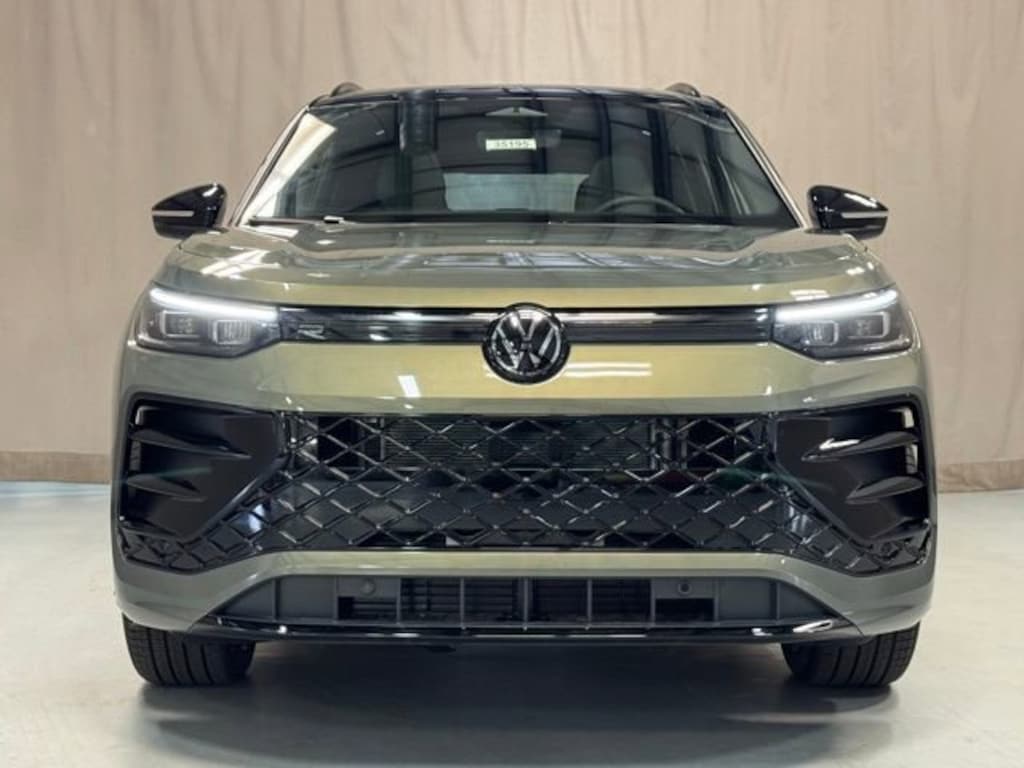 New 2026 Volkswagen Tiguan 2.0T SE R-Line Black SUV