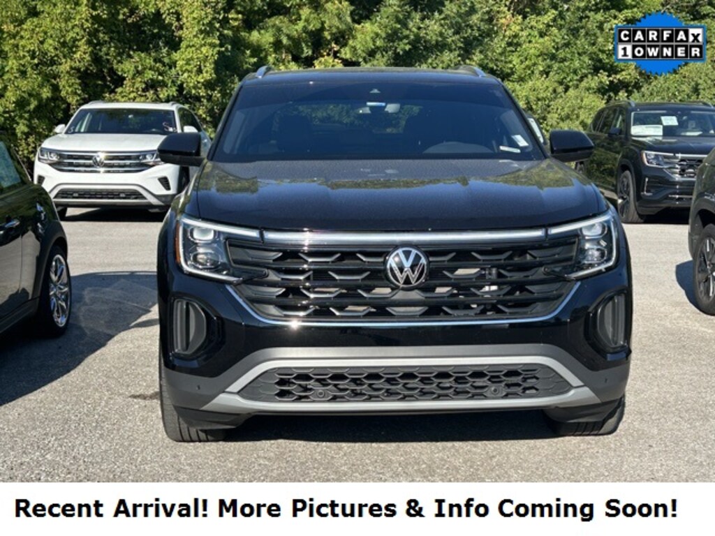 Used 2024 Volkswagen Atlas Cross Sport 2.0T SE w/Technology SUV