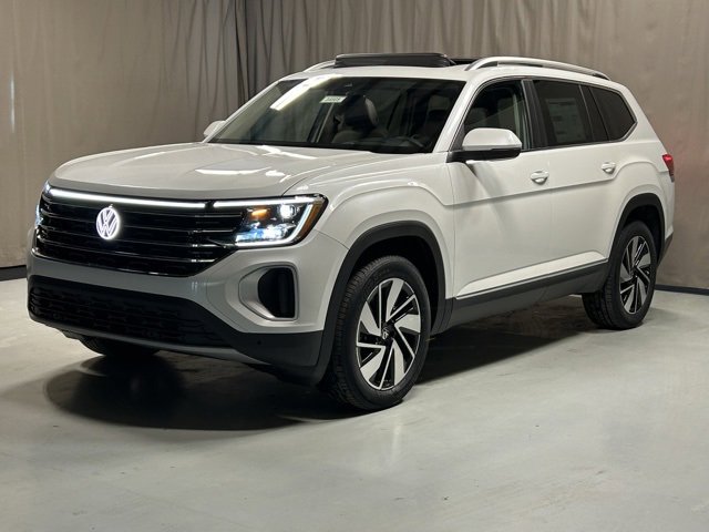 2025 Volkswagen Atlas SEL photo 3