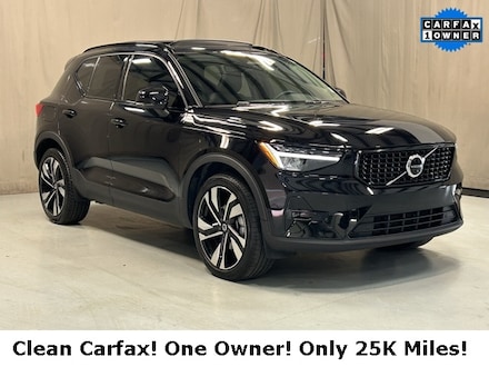 2023 Volvo XC40 B5 Plus Dark Theme SUV