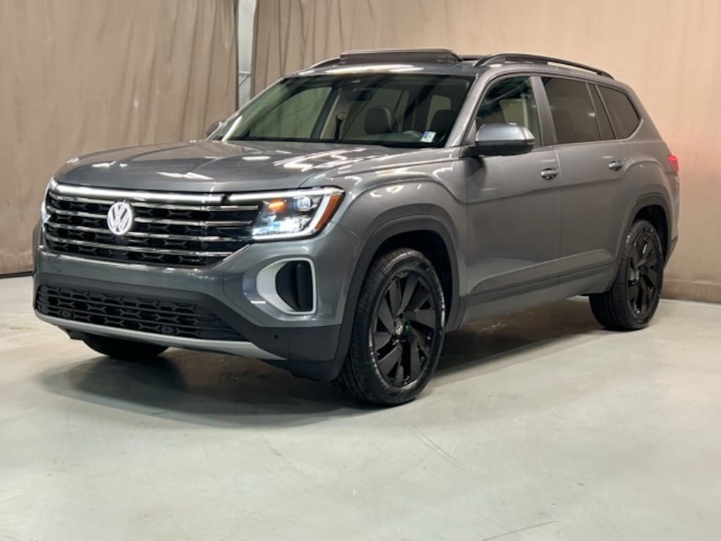 Used 2024 Volkswagen Atlas 2.0T SE w/Technology SUV