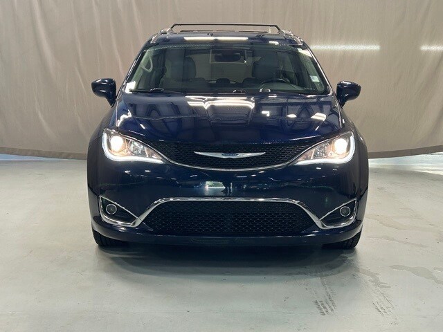 2018 Chrysler Pacifica Touring L photo 3