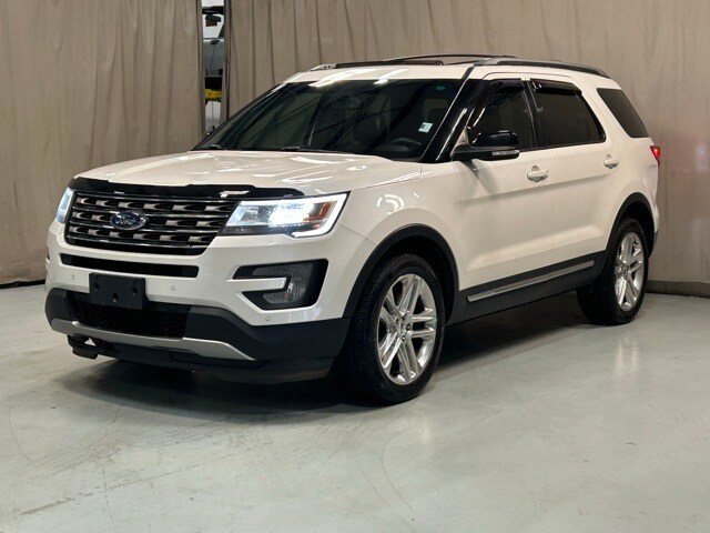 2017 Ford Explorer XLT photo 4