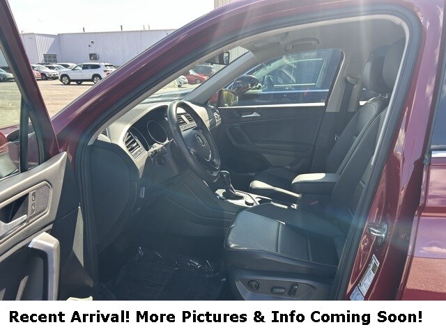 2021 Volkswagen Tiguan SE photo 2