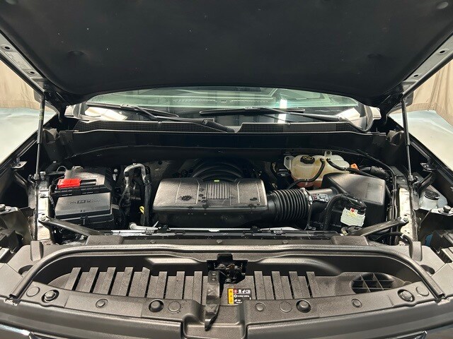 2023 Chevrolet Silverado 1500 RST photo 2