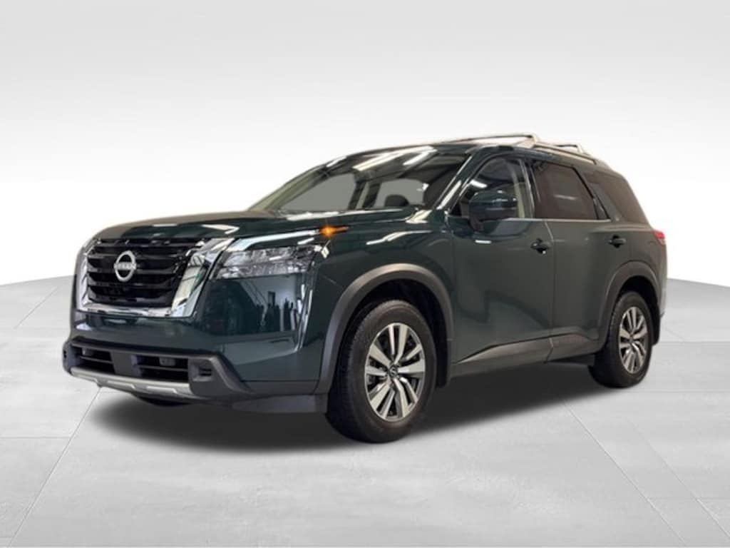 Used 2025 Nissan Pathfinder SL SUV