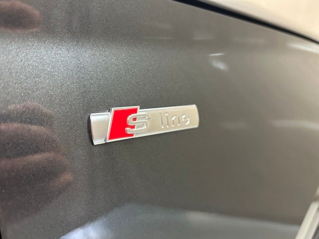 2022 Audi Q5 45 S line Prestige photo 2