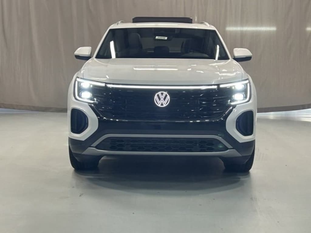 New 2026 Volkswagen Atlas Cross Sport 2.0T SE w/Technology SUV