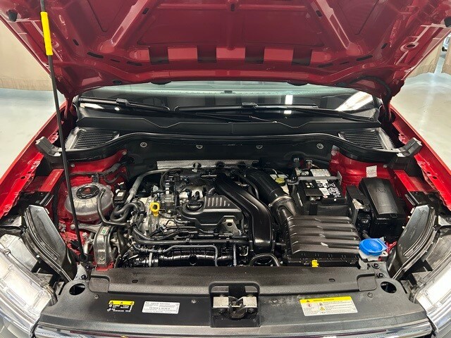 2024 Volkswagen Taos SE photo 2