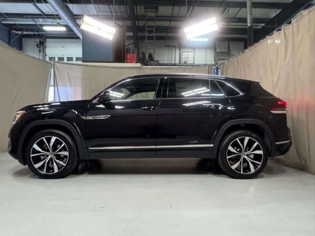 New 2026 Volkswagen Atlas Cross Sport 2.0T SEL Premium R-Line SUV