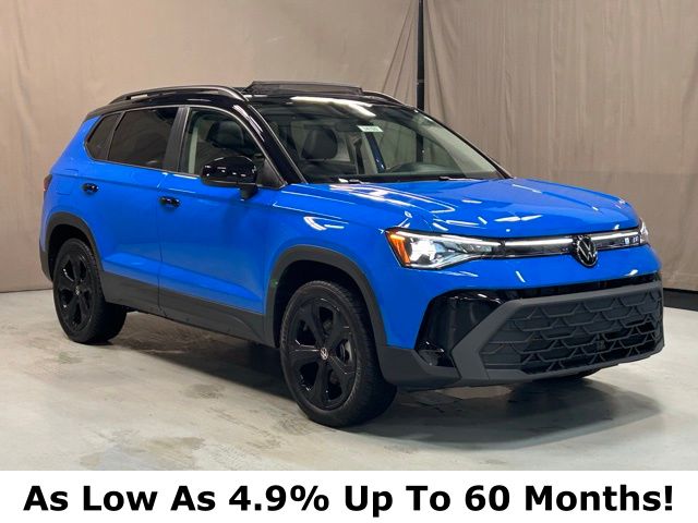 2025 Volkswagen Taos SE Black's photo