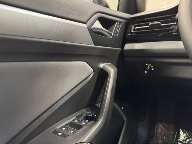 2025 Volkswagen Jetta SE - Photo 21