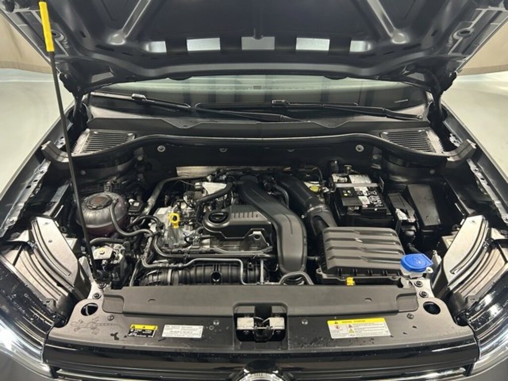 New 2026 Volkswagen Taos 1.5T SE SUV