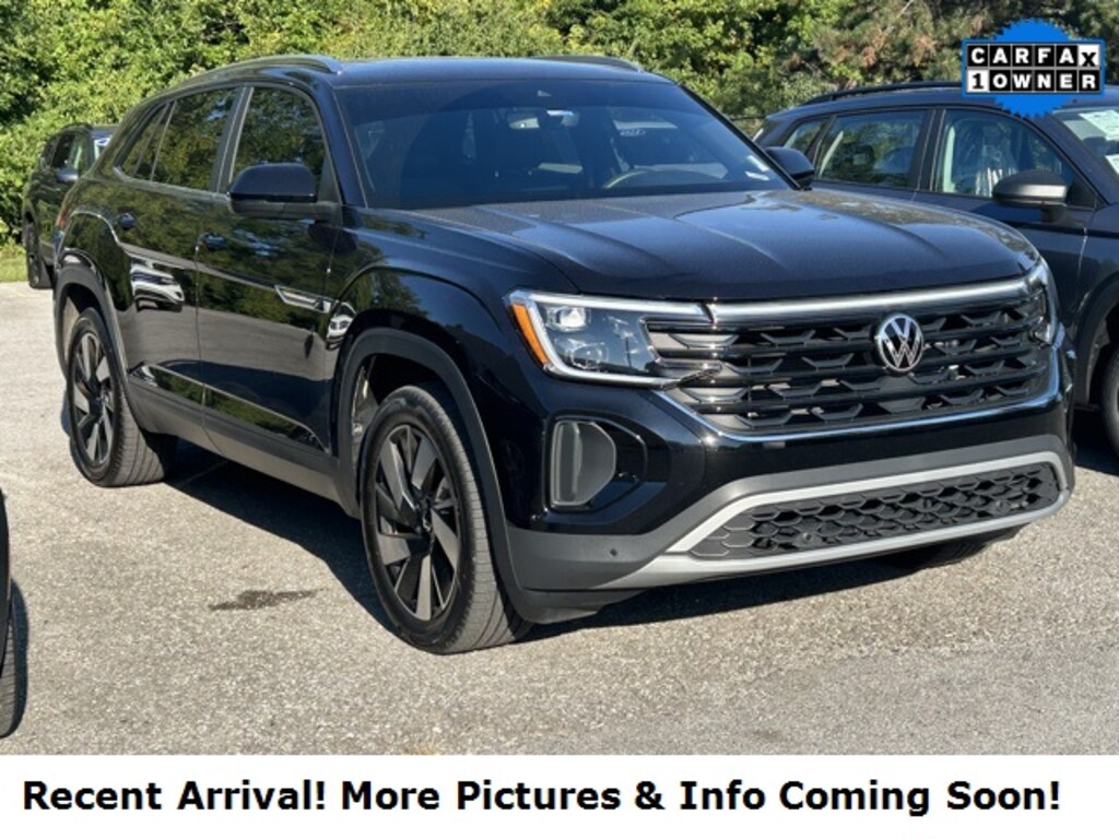 Used 2024 Volkswagen Atlas Cross Sport 2.0T SE w/Technology SUV