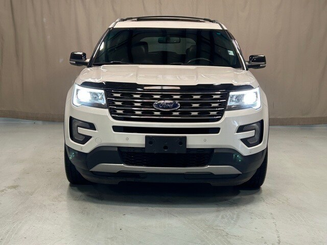 2017 Ford Explorer XLT photo 3