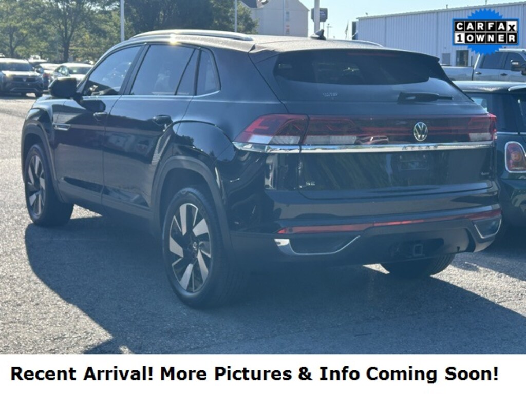 Used 2024 Volkswagen Atlas Cross Sport 2.0T SE w/Technology SUV