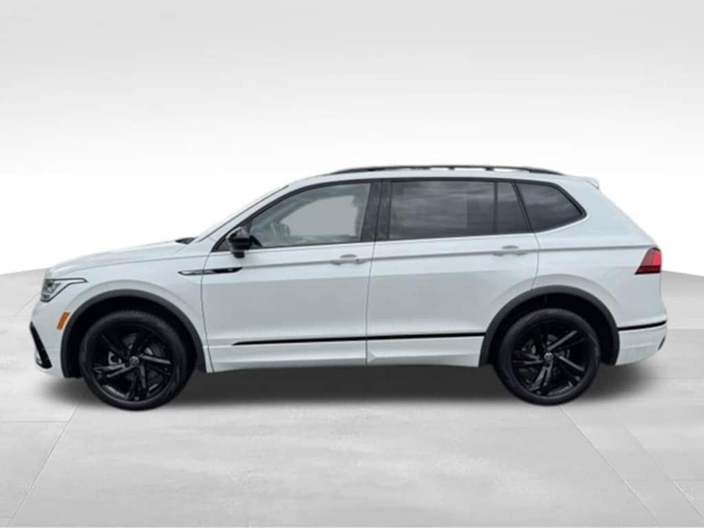 Certified 2023 Volkswagen Tiguan 2.0T SE R-Line Black SUV