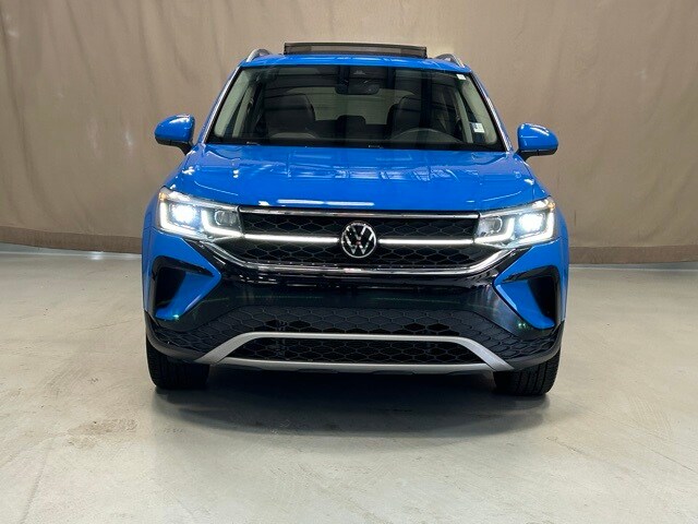 2023 Volkswagen Taos SEL photo 4
