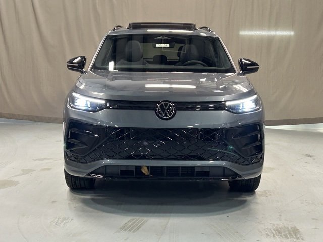 2026 Volkswagen Tiguan SE R-Line Black photo 2