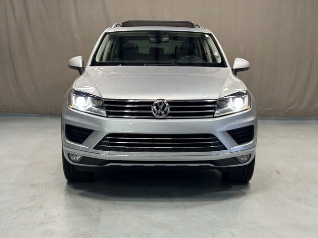 Used 2015 Volkswagen Touareg Lux with VIN WVGEP9BP2FD002300 for sale in Fort Wayne, IN