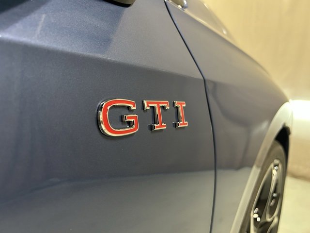 2025 Volkswagen Golf GTI Autobahn photo 2