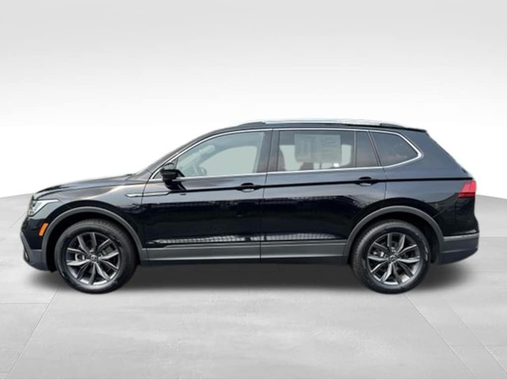 Certified 2023 Volkswagen Tiguan 2.0T SE SUV